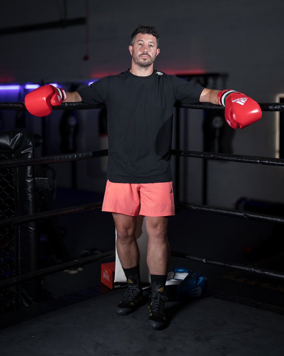 GD10's tweet photo. It’s fight week, folks. Which means two things: 

1) Last chance to raise some lovely, lovely money for charity
2) A mere matter of days until I stop bombarding you with boxing nonsense

Seconds out, ding-ding. Let’s get after it.

https://t.co/XE1qI1ffmy

@adidas @MuscleFoodUK https://t.co/eOgwCMGu7o