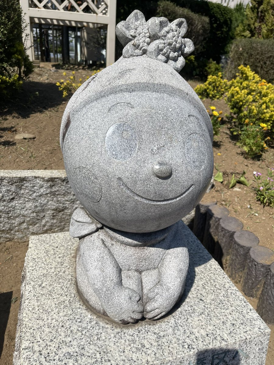 HTorii_2021's tweet image. そういえば板橋駅のロータリーでまーさが遊んでたので早く巣鴨行けと注意しておきました。

#ArkRoyal
#Marsa