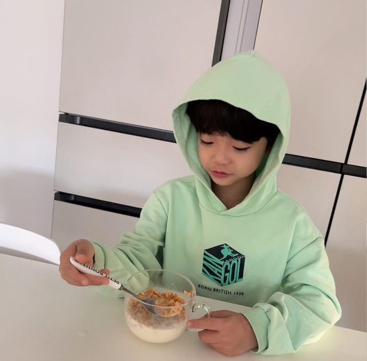 punyacla's tweet photo. ㅤㅤ
ㅤㅤ
Mogok sekolah dan cuma mau makan sereal saja untuk sarapan. Padahal sudah dibuatkan toast kesukaannya buat sekolah. Besok harus sekolah lagi yah nak

ㅤㅤ https://t.co/5BttLxhc5p