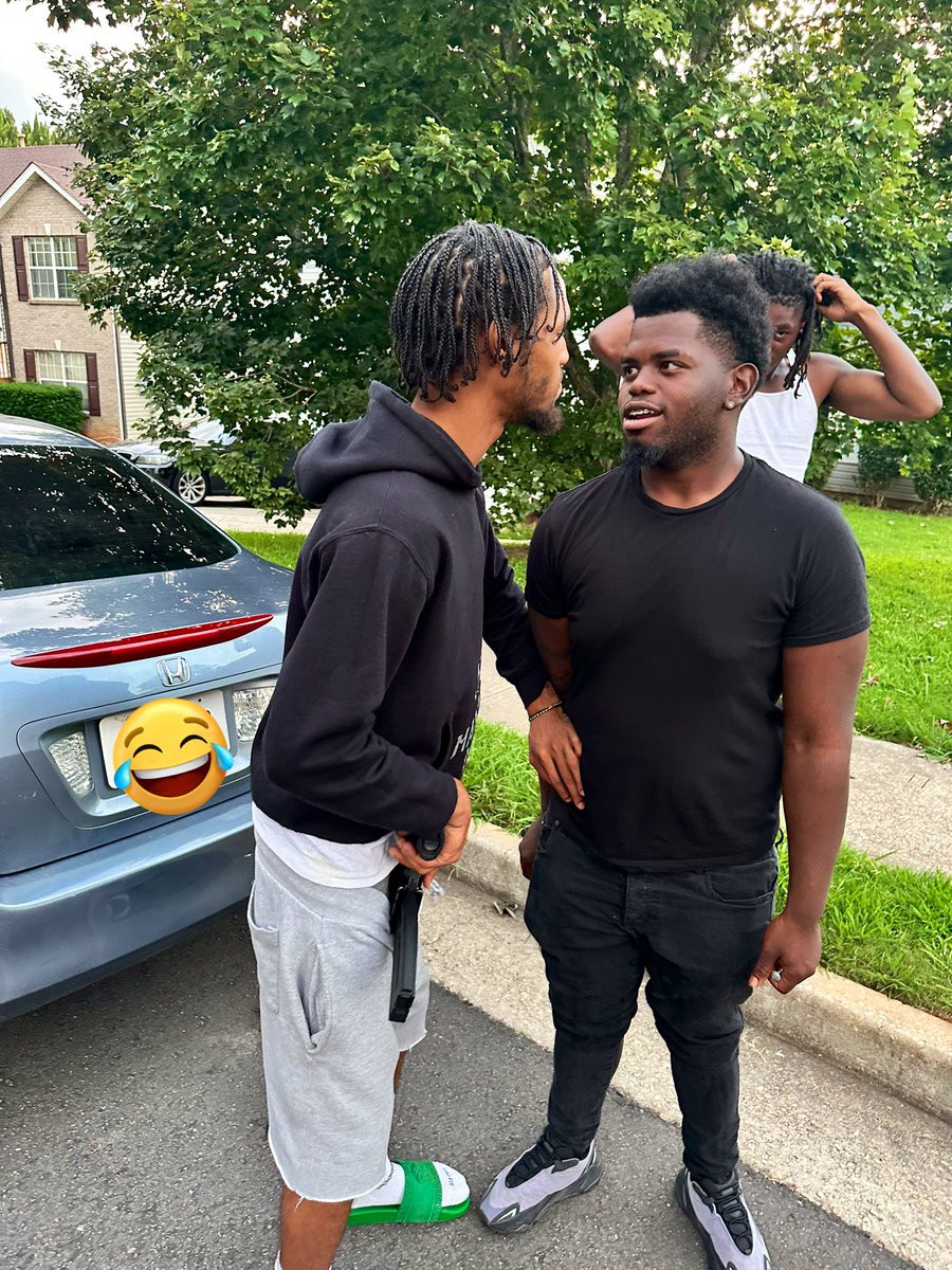 newdmill's tweet image. Almost had to do it to dat boi 🥵😂 #pushoff