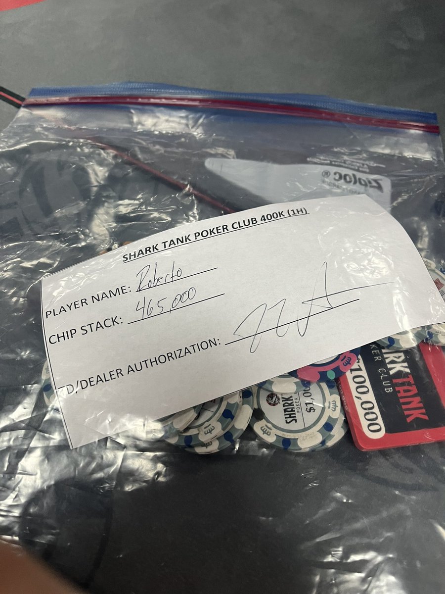 Robko85's tweet image. Obligatory “ found a bag”