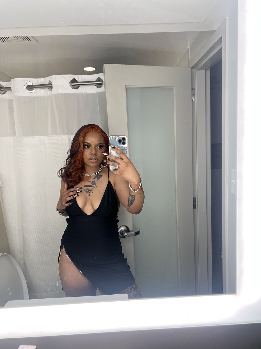 _ScreamJae's tweet photo. starting to love being twentysomething 🖤 https://t.co/IGXbPbAmba