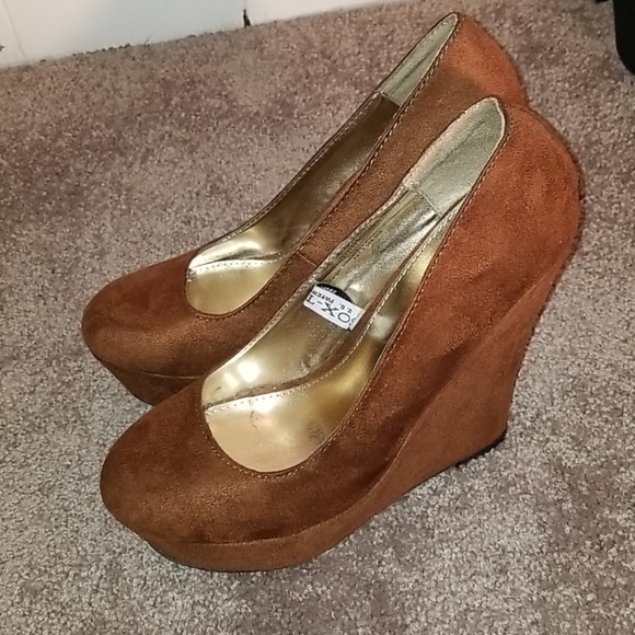 So good I had to share! Check out all the items I'm loving on <a href="/Poshmarkapp/">Poshmark</a> from <a href="/HighRollaKrush2/">Patriot_615</a> #poshmark #fashion #style #shopmycloset #frenchi #betmarnewyork #mossimosupplyco: posh.mk/WHfOM8IPuBb