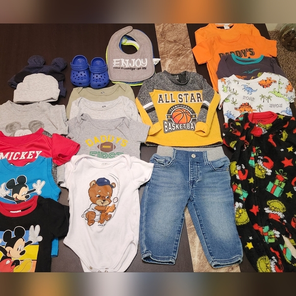 RedHotNikki13's tweet photo. So good I had to share! Check out all the items I'm loving on @Poshmarkapp from @LorenaMessina7 #poshmark #fashion #style #shopmycloset #apt9 #disney #dyson: https://t.co/RUTyEGrNcO https://t.co/fO6FmFmaXt