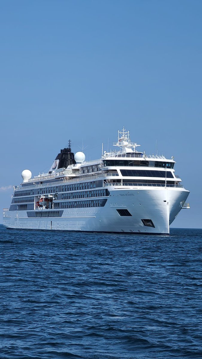 rkinnin's tweet image. @VikingCruises Mackinac Island by way of the Viking Octantis!  #awesomeday #GreatCrew #GreatTour