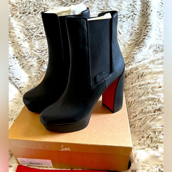 So good I had to share! Check out all the items I'm loving on <a href="/Poshmarkapp/">Poshmark</a> #poshmark #fashion #style #shopmycloset #christianlouboutin: posh.mk/mQprJOFPuBb