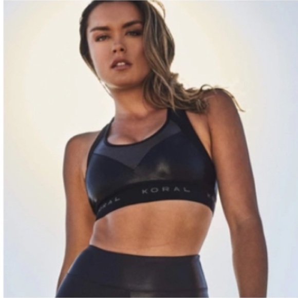 Pricegood5's tweet photo. So good I had to share! Check out all the items I'm loving on @Poshmarkapp #poshmark #fashion #style #shopmycloset #revolve #aimcoo #kooeyaustralia: https://t.co/aZuLKV3YyK https://t.co/MZxI43idLH