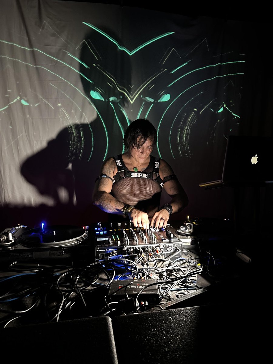 i m p ir u m crypt 🎃 tweet media