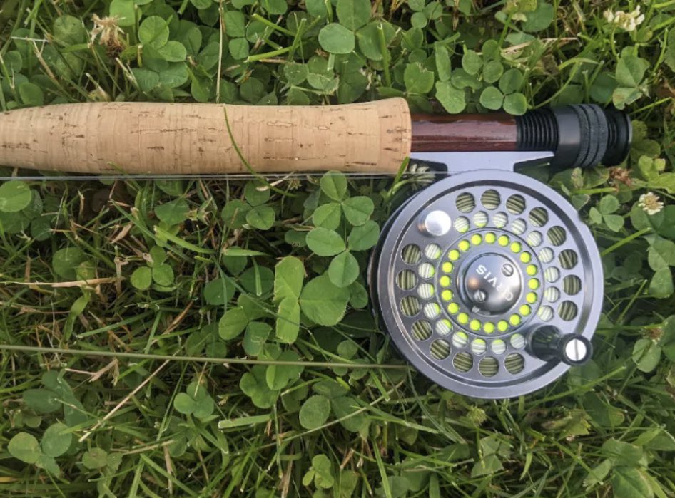 TroutSensei's tweet photo. Left hand retrieve vs right hand retrieve - Left hand retrieve is for casting with your right arm and reeling in with the handle on the left side of the reel with your left hand. This is generally the position for someone right handed in everyday life. Southpaws do the opposite. https://t.co/NvnPPBZ8dZ