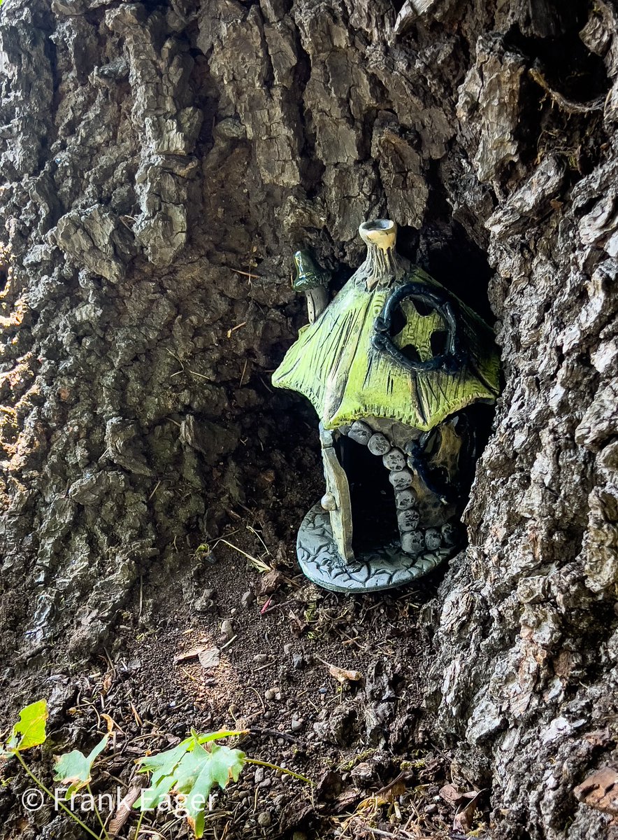 Left a little gnome house I created out of clay for someone to discover by Fort Vancouver in Washington State. Hope it brings a little joy to someone who finds it as much as i get out of making them! #ceramics #spreadingjoy #artabandonment #gnomehouse