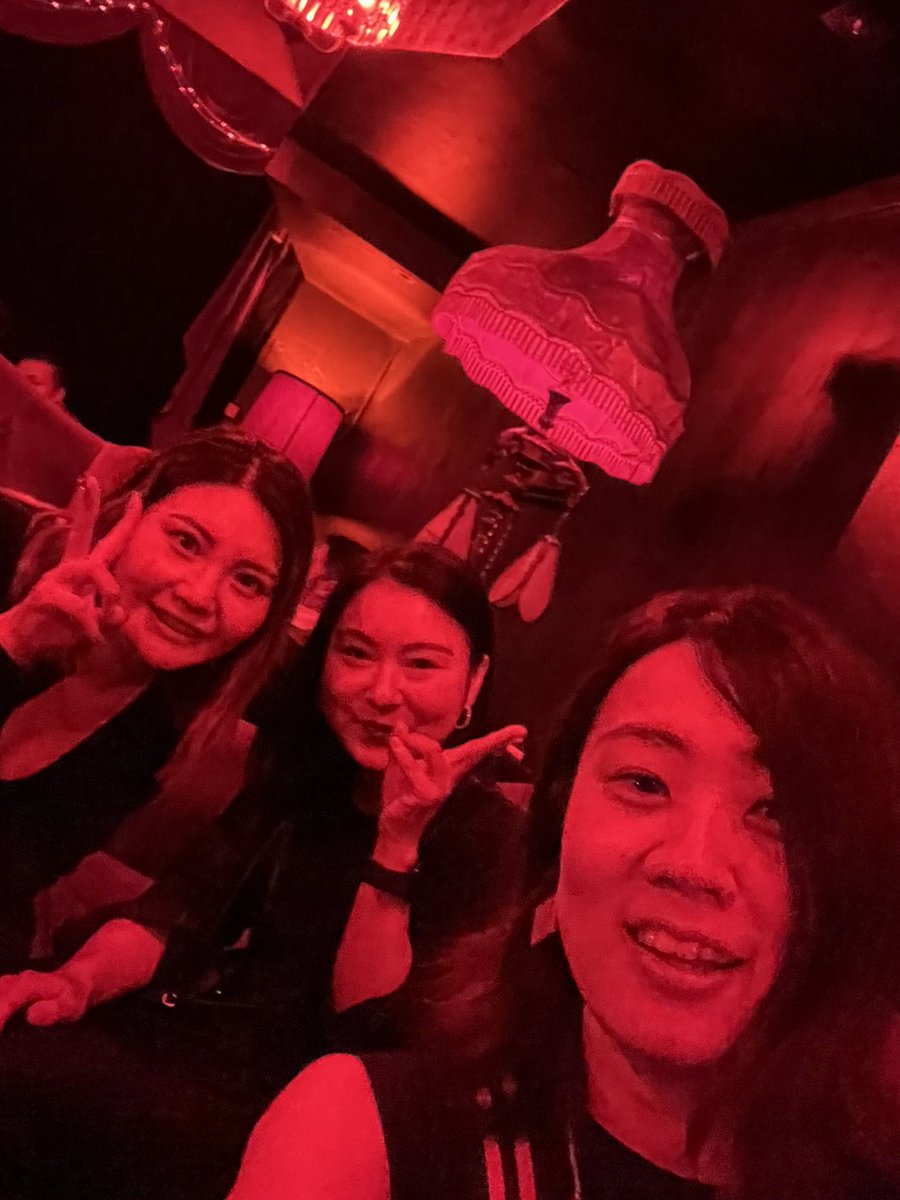 satoko31056's tweet photo. 友達の知り合いのバースデーパーティー😎

全然英語通じないけど頑張って喋った🤣

ただ単語並べてるだけだけど、みんな汲み取ってくれようとして優しい🥹 https://t.co/ZhjRk4UxDC