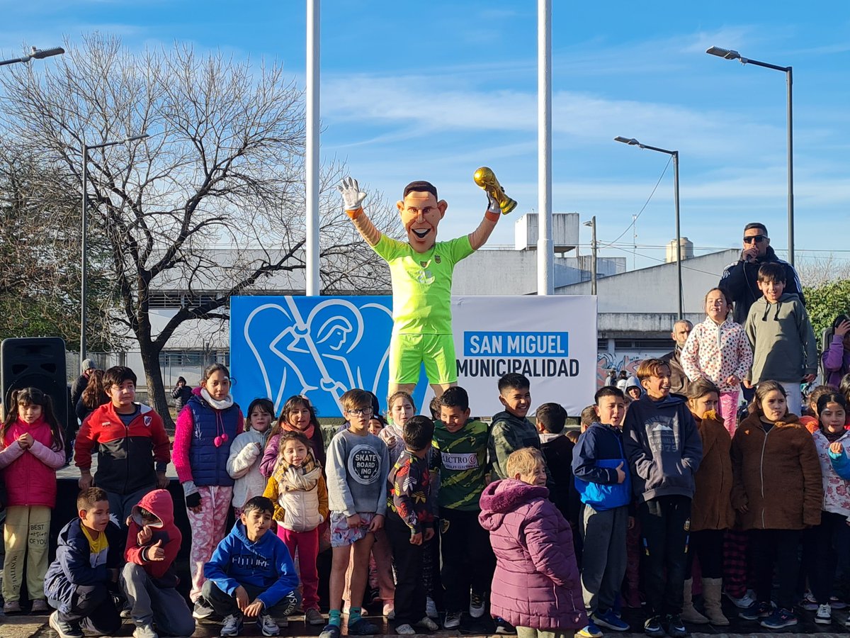 circuito402's tweet photo. Espectacular inicio de vacaciones de invierno en el #circuito402. Evento que pudo disfrutar toda la familia https://t.co/SWZmhmAYP2