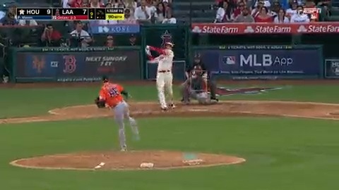 RT @MLB: Shohei Ohtani launches his 34th homer of the year. https://t.co/LjFNDHIe9E