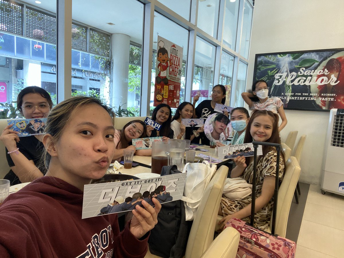 beyrista_'s tweet image. lunch dates ytd 💙

@Ieesngyeon @bbqllects @changsikminjae_ @breadednini @mangoandcereals @fordeoboyz @bestboyjacob @joahaejacob
