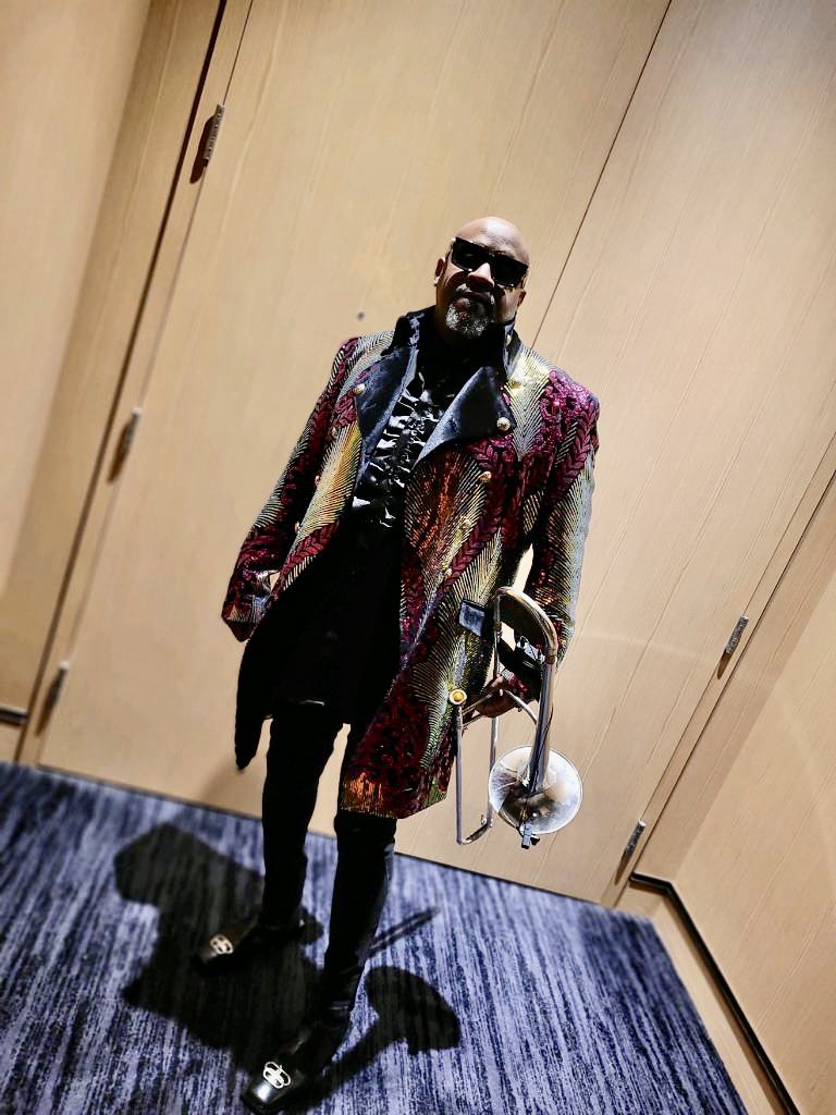 Thank You <a href="/LakeArborJazz/">Lake Arbor Jazz Festival</a> and my Incredible Band!!! Hey <a href="/IAmEricRoberson/">Eric Roberson</a> , Today Was A Movie!!! God Is The Greatest 🙏🏾❤️🕺🏾🕺🏾🕺🏾
#jeffbradshaw20 #lakearborjazzfestival #trombone #makesometime #soblessed