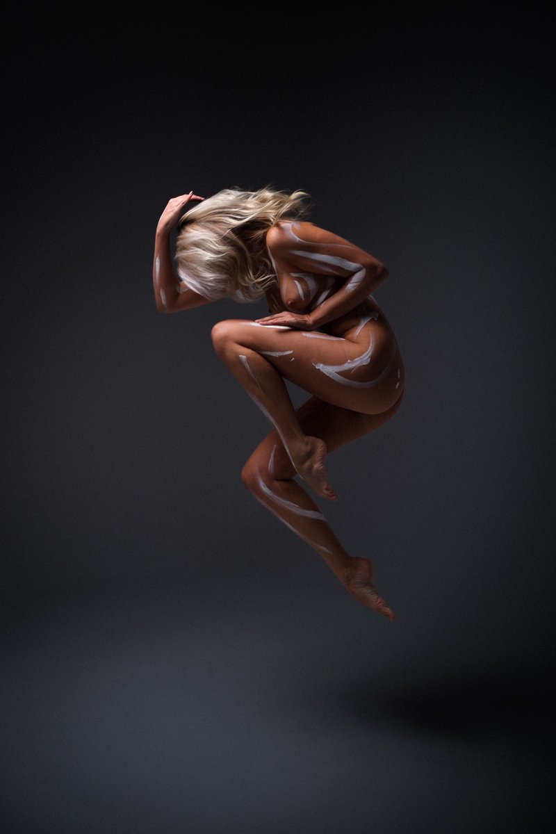 sylphsia's tweet photo. Loving the results from my shoot last week with Doux Blanc in Sydney!  Thanks for giving me the creative freedom to be as weird and wild as I wanted! https://t.co/ppohIg4UGY
