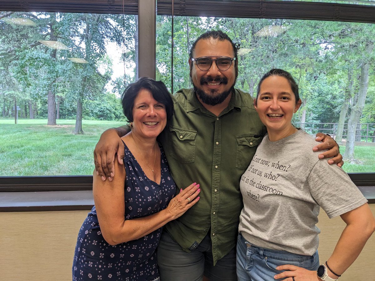 edu_ksSkukalek's tweet photo. @AFTteach @AFTunion @sharemylesson Facilitators out.
... Until we meet again for #AFTTEACH @AFTteach in a few days where we're each presenting on different things
#AFTPD https://t.co/EkshQI7hJX