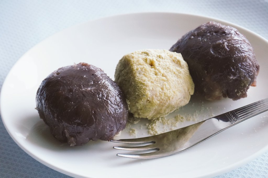 BreadmakerM's tweet image. オートミールをおはぎ風にしました。
ひんやり冷やして食べました😋
厳しい暑さですが、良い休日を🌈