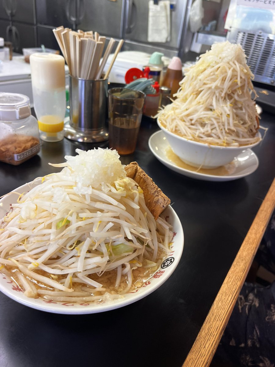 RYUU38846188's tweet photo. 昨日マグロ釣った男は食う量も違う😨 https://t.co/RwehD2io39