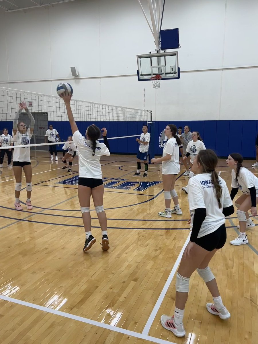 Drake Volleyball tweet media