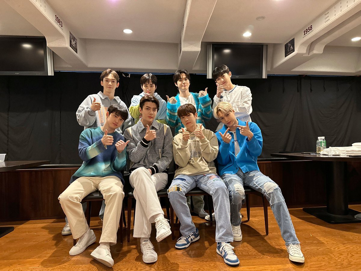 mi_y1_12ndrr's tweet photo. KPOP界で12年振りとなるミリオンを1stアルバムで達成して以降、2nd〜5thで連続ミリオン、空白期真っ只中に出したSPアルバムもミリオン、そんでデビューから12年経った今回のアルバムも初日でミリオン。人気も流行りも目まぐるしく変わり続けるKPOP界だけどマジでEXOの安定感だけは比べもんにならない。 https://t.co/F52Y6J5QNq