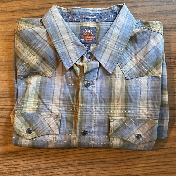 So good I had to share! Check out all the items I'm loving on <a href="/Poshmarkapp/">Poshmark</a> from <a href="/salesberryj2/">Julie Salesberry</a> #poshmark #fashion #style #shopmycloset #zena #notonlychic #moonshine: posh.mk/85MsbB4TuBb