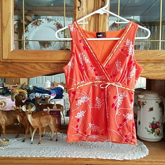 SummerzChance's tweet photo. So good I had to share! Check out all the items I'm loving on @Poshmarkapp from @texasbadgirl69 #poshmark #fashion #style #shopmycloset #princesspolly #studioy #vintage: https://t.co/CON8JbTO83 https://t.co/F122Lz4FzK