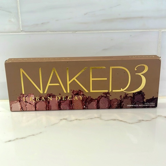 So good I had to share! Check out all the items I'm loving on <a href="/Poshmarkapp/">Poshmark</a> from <a href="/AshleyJeanWade/">Ashley Wade</a> #poshmark #fashion #style #shopmycloset #urbandecay: posh.mk/FHE6UkXTuBb