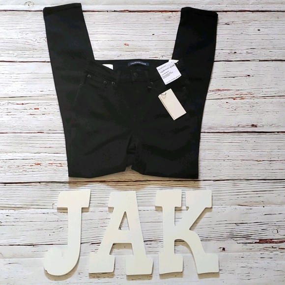 So good I had to share! Check out all the items I'm loving on <a href="/Poshmarkapp/">Poshmark</a> #poshmark #fashion #style #shopmycloset #huitan #adidas #calvinkleinjeans: posh.mk/uOSTggSRiBb