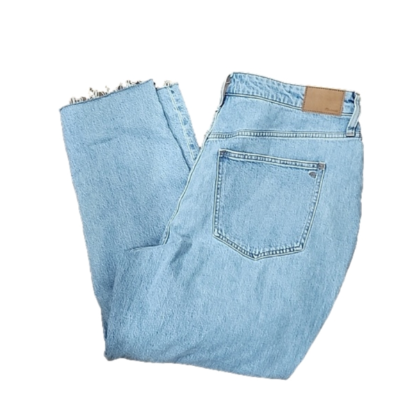 So good I had to share! Check out all the items I'm loving on <a href="/Poshmarkapp/">Poshmark</a> #poshmark #fashion #style #shopmycloset #missguided #madewell: posh.mk/EOxHCCYTuBb