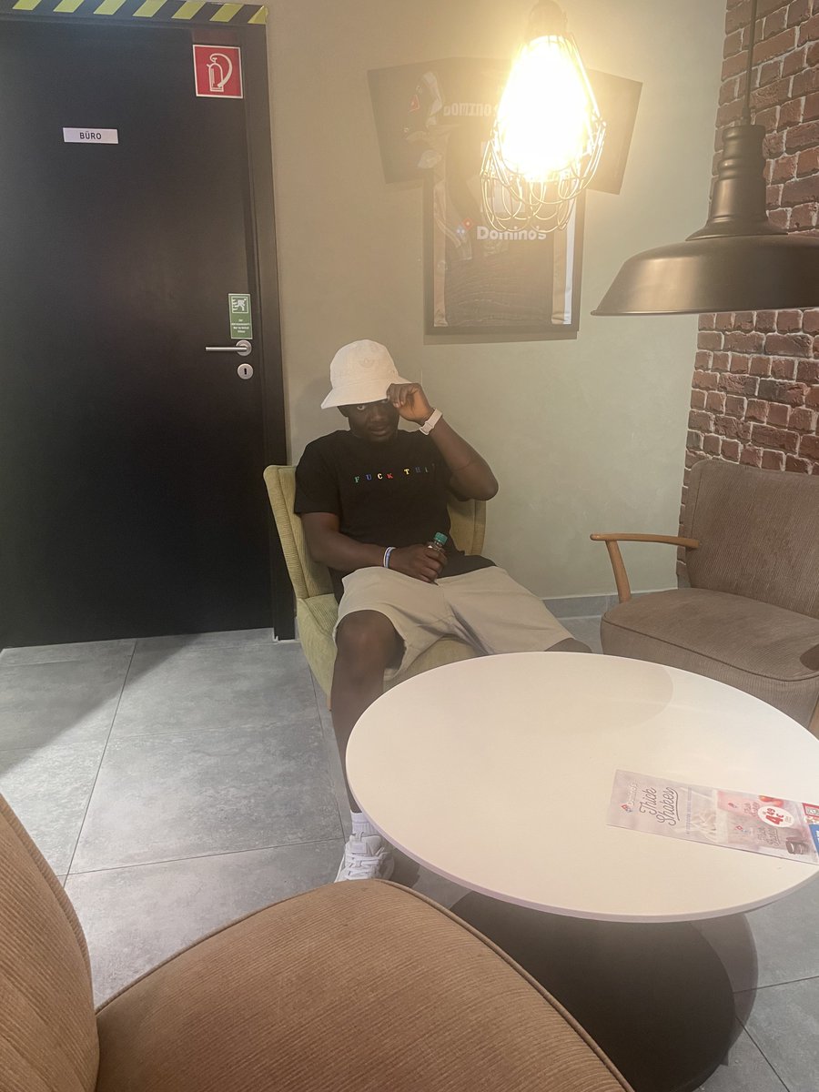 wizzy_moni_'s tweet photo. I been tryna find sum #PEACE only GOD know #RENEGADESHIT 🎶🔥 tap link in bio go stream and share #RENEGADESHIT #hiphop #rapper #wizzymoni #trench #boy #globalnow #we #åre #available #everywhere #RENEGADESHIT https://t.co/G31YMFnKfT