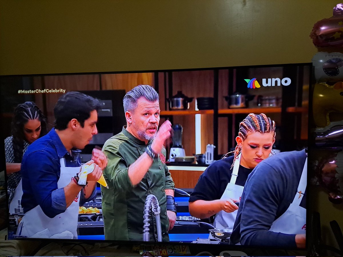 Dando catedra y tirando floww 🫡🫡 <a href="/donponchocadena/">Alfonso Cadena</a> #MasterChefCelebrity