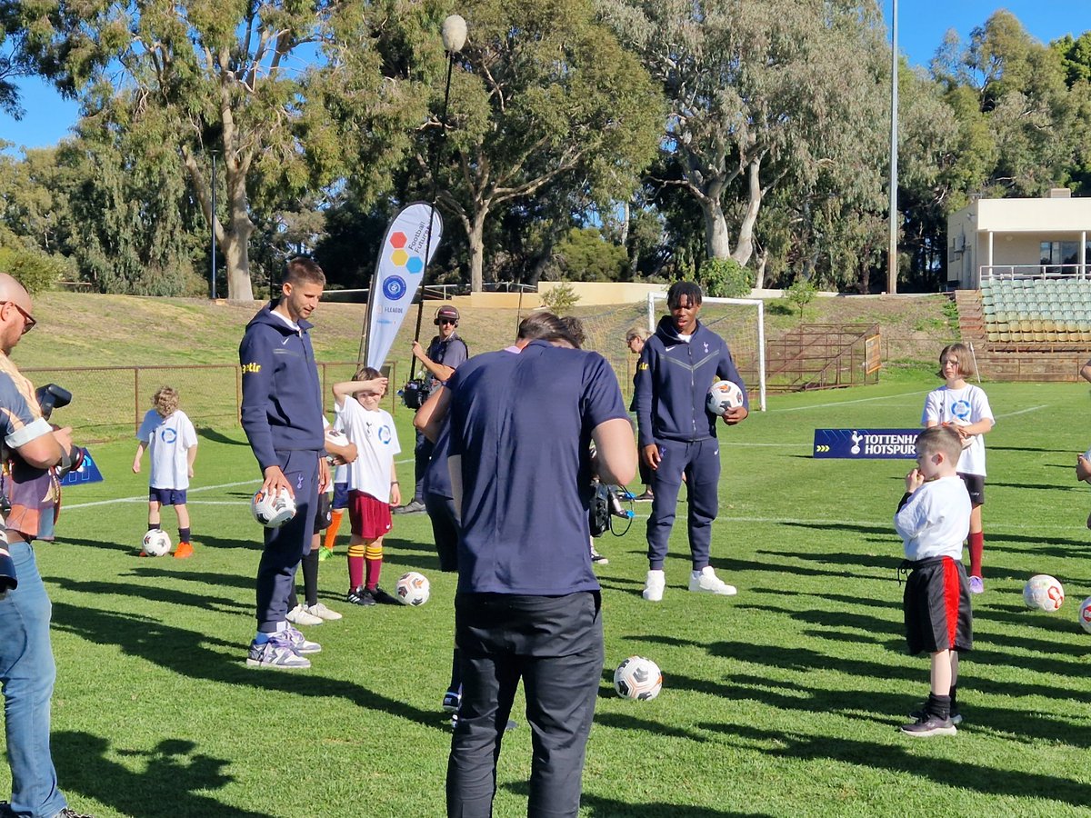 AlasdairGold's tweet photo. Guglielmo Vicario and Destiny Udogie working with some Perth youngsters. https://t.co/mvXrIeYati