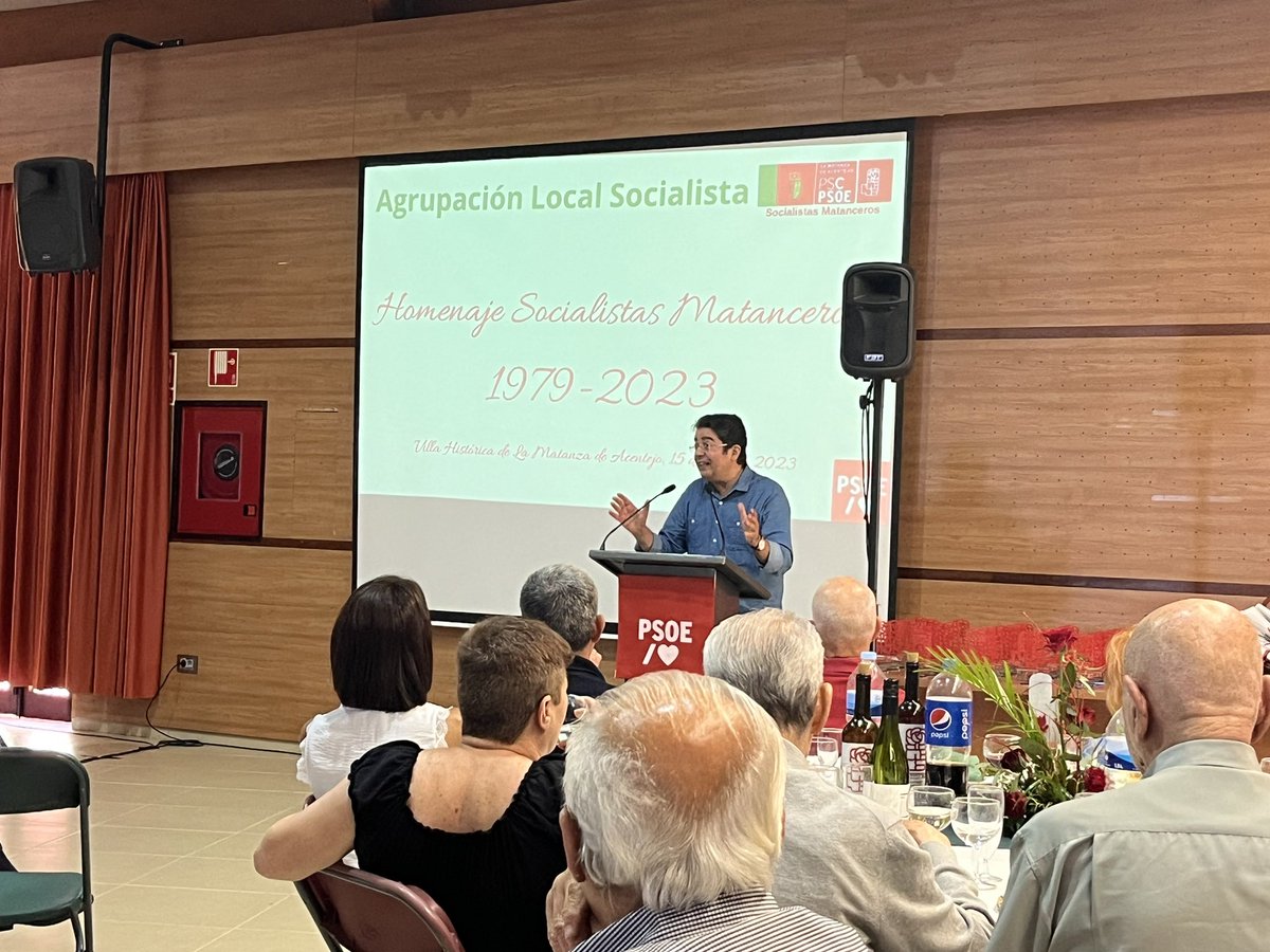 SMatanceros's tweet photo. Ayer tuvo lugar en nuestro municipio el acto de reconocimiento a la labor tanto de cargos públicos como militantes y socialistas que han contribuido al progreso y al logro de los derechos que hoy podemos disfrutar. Nos acompañó @PedroMartinTfe @NiraFierro @fjparrillagomez https://t.co/vb5kimxA4L