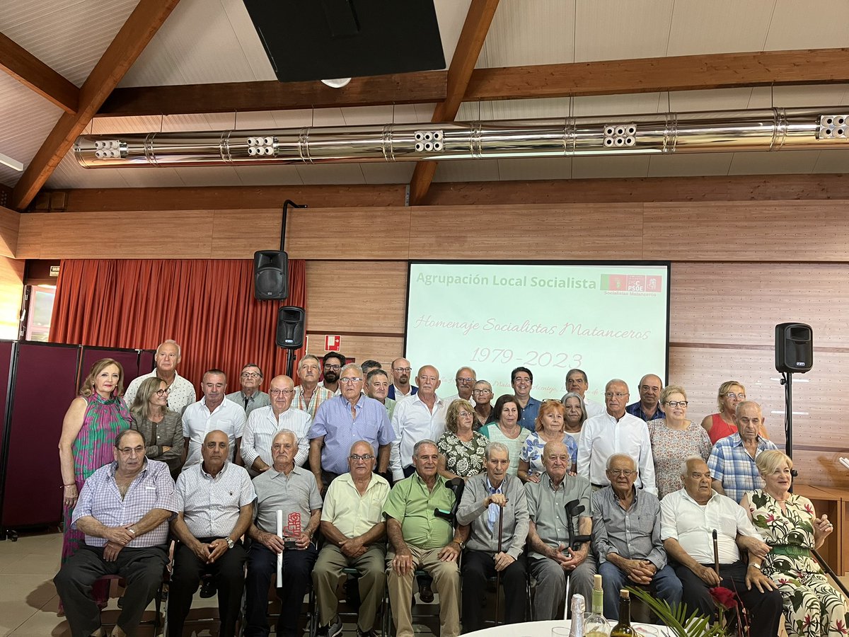 SMatanceros's tweet photo. Ayer tuvo lugar en nuestro municipio el acto de reconocimiento a la labor tanto de cargos públicos como militantes y socialistas que han contribuido al progreso y al logro de los derechos que hoy podemos disfrutar. Nos acompañó @PedroMartinTfe @NiraFierro @fjparrillagomez https://t.co/vb5kimxA4L