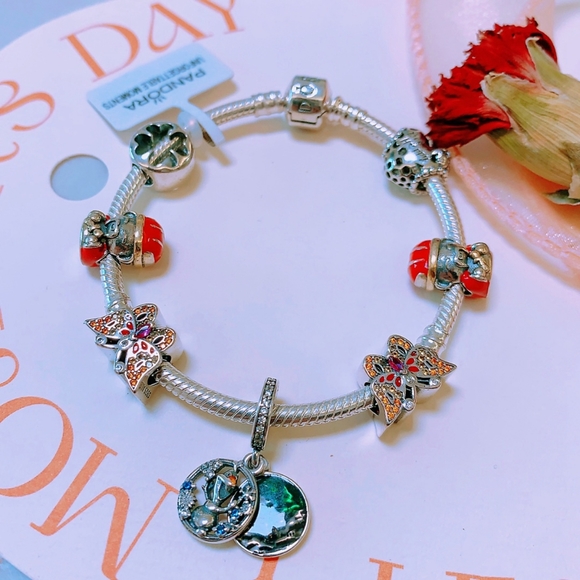 picarello0823's tweet photo. So good I had to share! Check out all the items I'm loving on @Poshmarkapp #poshmark #fashion #style #shopmycloset #harleydavidson #pandora: https://t.co/rSKR2rnqo3 https://t.co/90darYRLaN