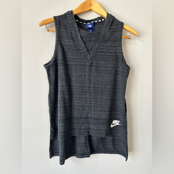 hauteplus1's tweet photo. So good I had to share! Check out all the items I'm loving on @Poshmarkapp #poshmark #fashion #style #shopmycloset #nike #starbucks #sourceunknown: https://t.co/Oi9rsEP73U https://t.co/aI7Lvqk57g