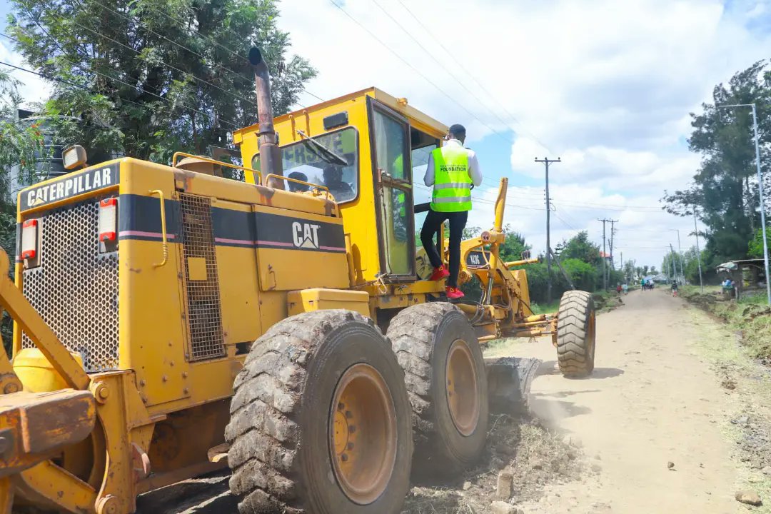 HonKingara's tweet photo. Grading of Mikinyi road, reri to kimbo police station road in Kiuu ward has commenced.
#Mtendakazi 
#RuiruMbele 
#wearedelivering https://t.co/TSSwu2WTXo