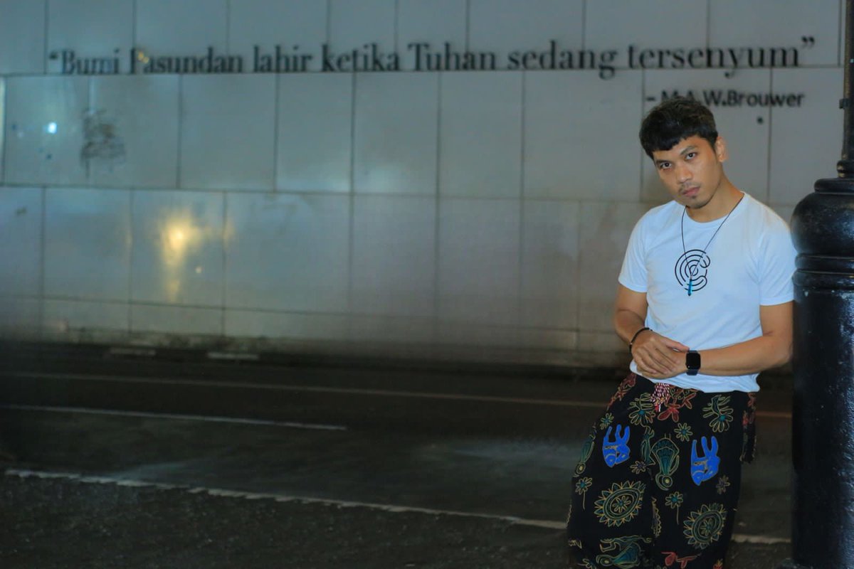 ranggabramditya's tweet photo. kok bisa orang2 itu pada bagus2 banget badannya. giliran gue yaudahlah yaaaaa 😪😪😪 https://t.co/adiMZAWQiT