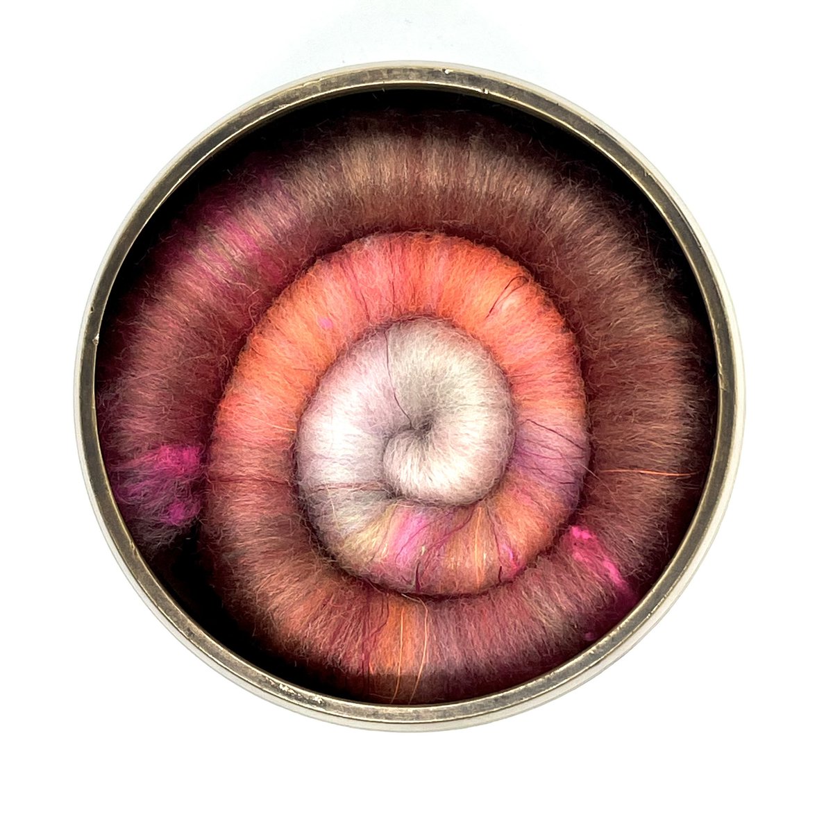 sheepnspace's tweet photo. I’ve been making rolags and taking photos of them have been super fun! https://t.co/RzRrrmyK5z #tourdefleece #maker #rolags https://t.co/ZqYeitEDr1