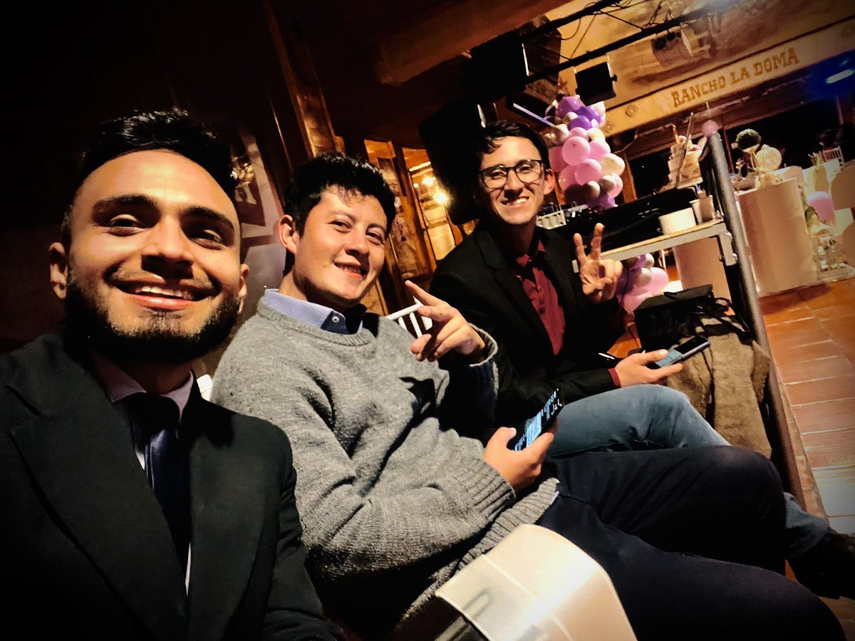 HarolAnDrums's tweet photo. 🫡Gran equipo de La Noche en los #15años de #dana junto a @ereventostunja y @rancholadoma 🎬📸👊🏽 #photographer #filmmaker #session #photoshoot #topsession #girlpower #party #rancholadoma #tunja #eventosenboyacá #harolandevents #inc #ereventos #villahitfilms #harolsuarezfotografia https://t.co/uwcuPkEUbv