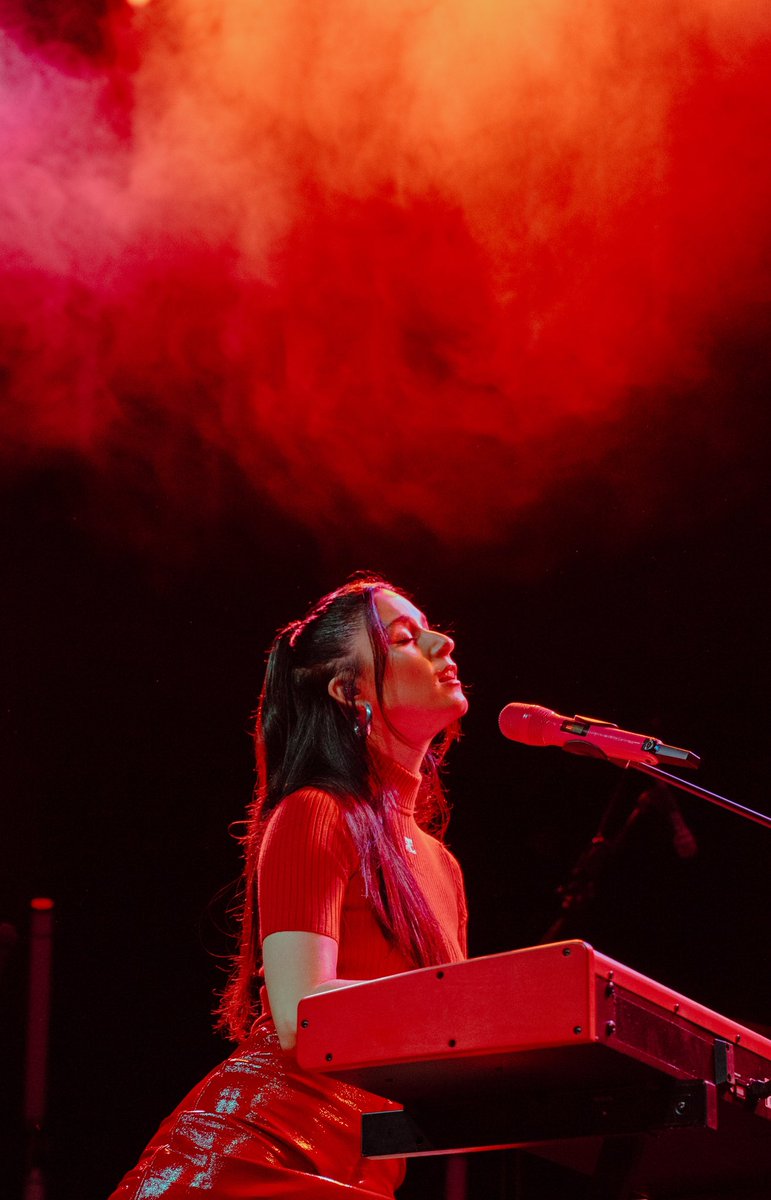 Photographed <a href="/franciscamusic/">Francisca Valenzuela</a> for <a href="/TheUCTheatre/">The UC Theatre</a> last night ✨