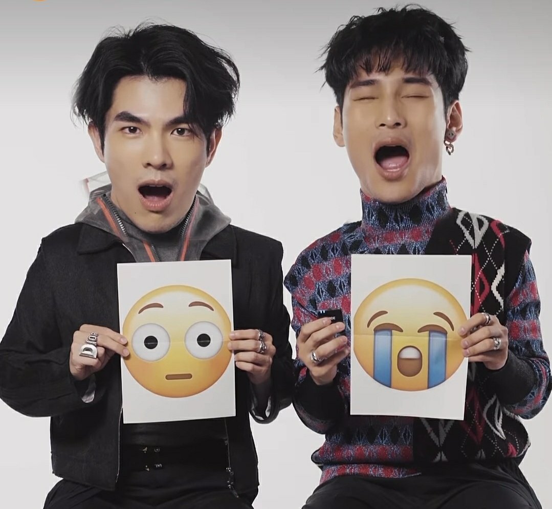 GuzzzzD's tweet photo. น่าเองลูสุบๆ😆💚💛
@milephakphum @Nnattawin1 #MilePhakphum #Nnattawin
@dior #Dior #DiorMenFall23 #DiorMenFall2023 #HommesThailandxMileApo https://t.co/qEbOSTzIST