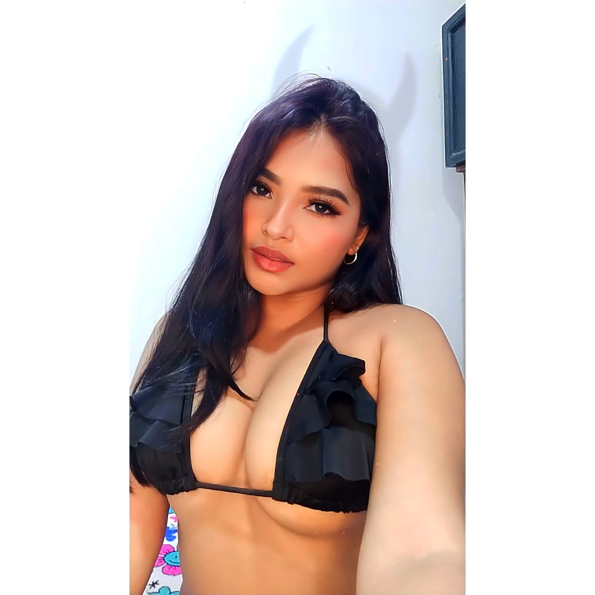 Yiseluu_23's tweet photo. Hueles rico, que perfume  usashttps://onlyfans.com/yisetovar23 https://t.co/HBrEUg52Se