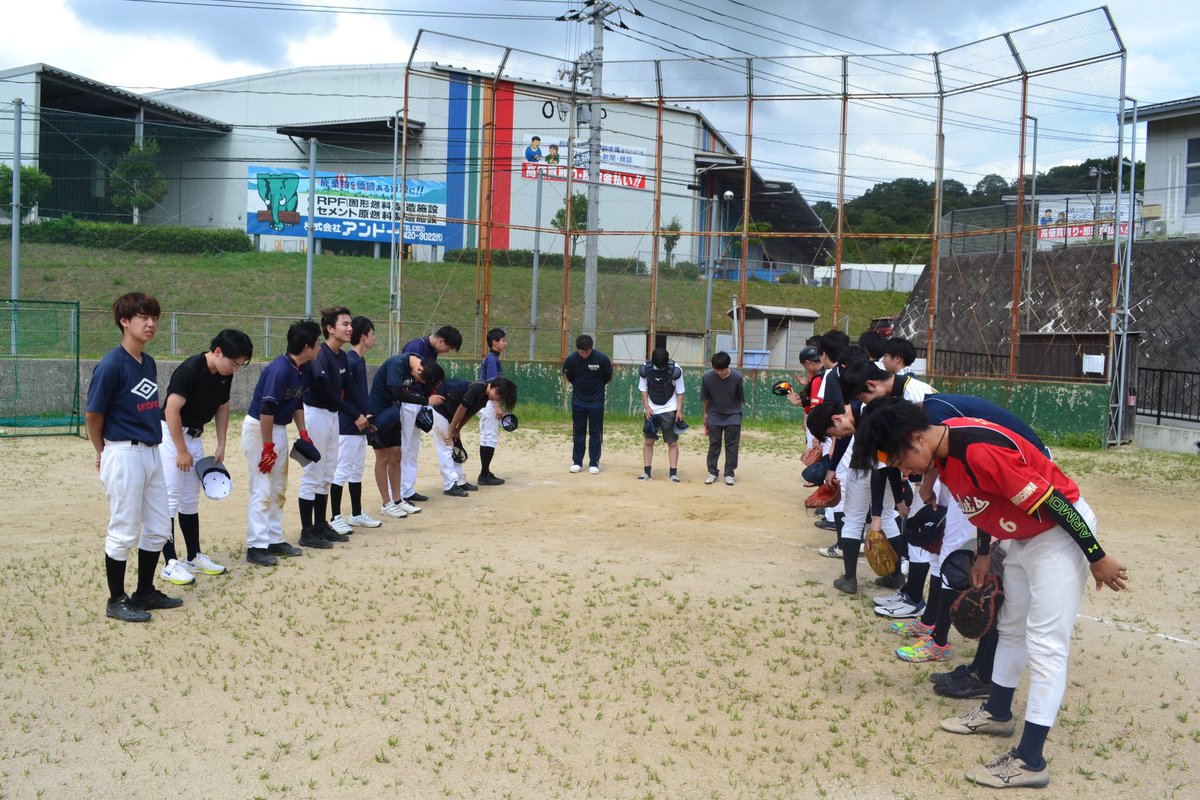 mascalets8948's tweet photo. 2023/7/15
学内リーグ 2ndQ vs 総軟BRAVES

M 010 210 3 ＝7
総 000 000 0 ＝0

前半は中々沈黙していた打線も、
津村-村上-望月の完封リレーで流れを持ってくると、、、😏
西井・和田・林がタイムリーを放ち、
岡野のツーランで試合を決めました📣
暑い中での2試合でもうヘトヘトです。🥵 https://t.co/UP2wY5S1BE