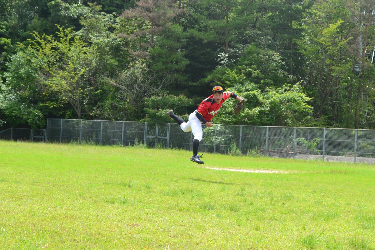 mascalets8948's tweet photo. 2023/7/15
学内リーグ 2ndQ vs 総軟BRAVES

M 010 210 3 ＝7
総 000 000 0 ＝0

前半は中々沈黙していた打線も、
津村-村上-望月の完封リレーで流れを持ってくると、、、😏
西井・和田・林がタイムリーを放ち、
岡野のツーランで試合を決めました📣
暑い中での2試合でもうヘトヘトです。🥵 https://t.co/UP2wY5S1BE