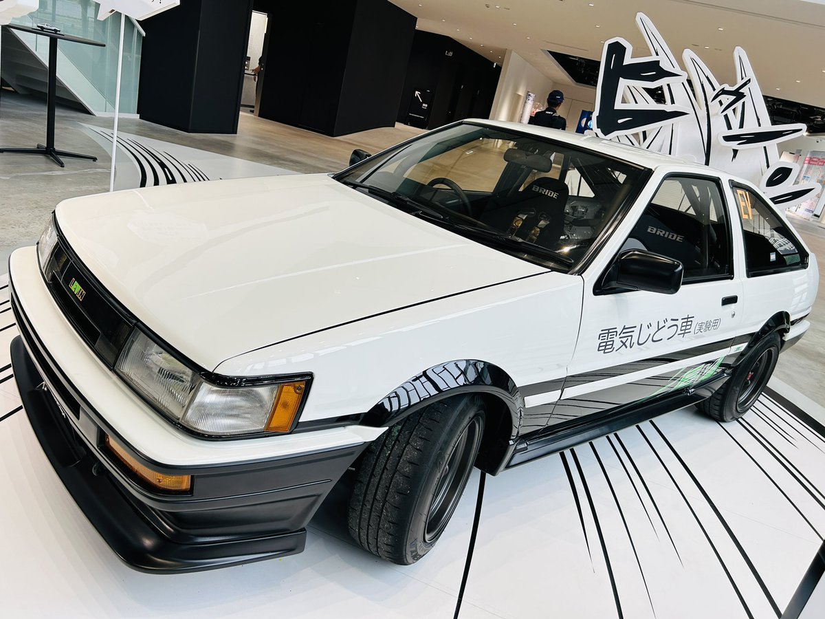 ken_1_low's tweet photo. クルマ買い換えるならいよいよ電気自動車かなぁ… https://t.co/Zqa5ZjBU1v