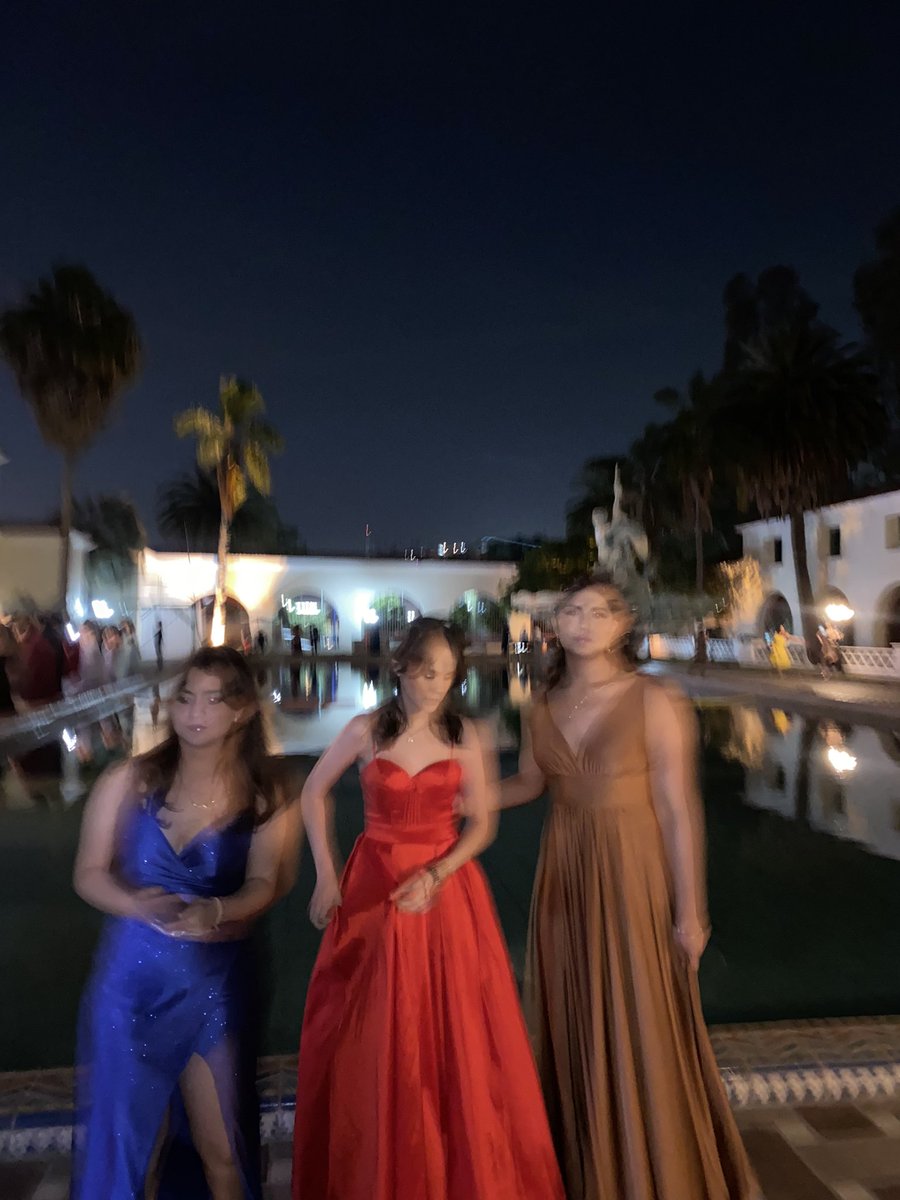 SofiaVM14's tweet photo. That's my fuckin' lifeline, that's my ride or die like https://t.co/fAL0PYgT3I
