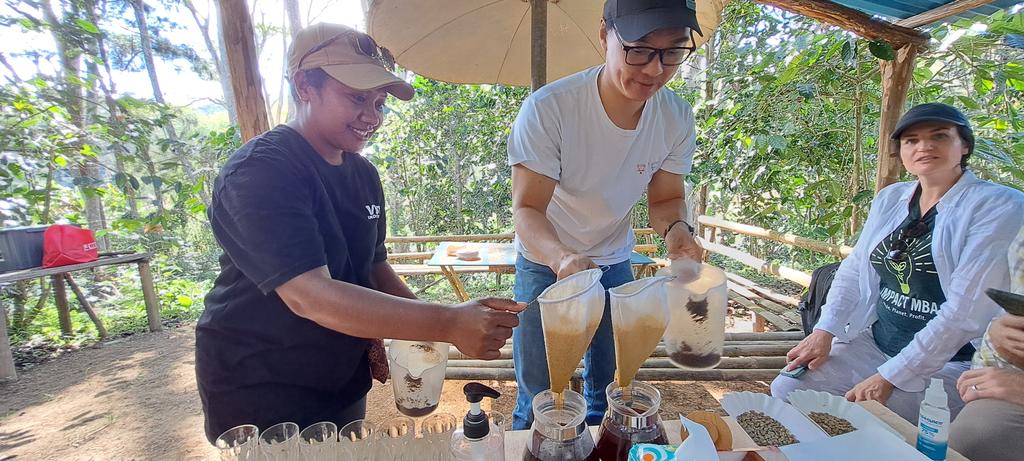 Imorwilson's tweet photo. Great coffee tour with Daniel and team from Carpe Diem in #Alieu excellent βοΈ & info #hauniatimorleste πΉπ± #CoffeeTime https://t.co/xYnYDRGGiP