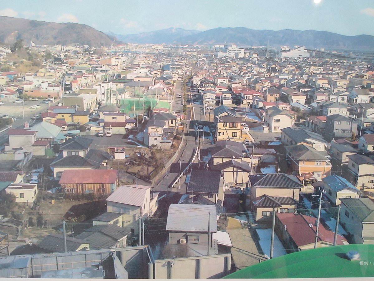 DanielPAldrich's tweet photo. The right image shows the coastal community in Ishinomaki before the tsunami and the left one shows after when government has banned all homes from this vulnerable area https://t.co/Fl82pmSkQ0